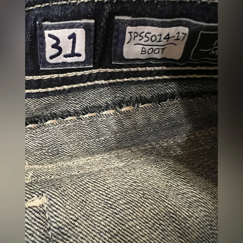 Miss Me Women’s Distressed Boot Cut Jeans
Size 31 x 30 - Picture 8 of 10